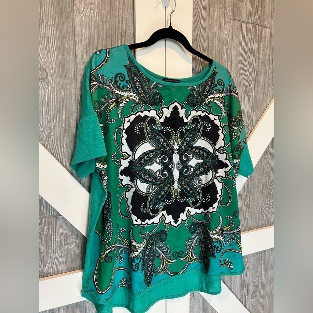 B3.19 Westbound Print top Silky front/fabric back 1X